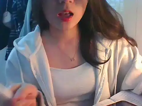 Snapshot of Linzly chatting on 11-01-25, 02:35 Linzly online show from 11-01-25, 02:35