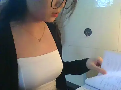 Snapshot of Linzly chatting on 11-05-25, 02:55 Linzly online show from 11-05-25, 02:55