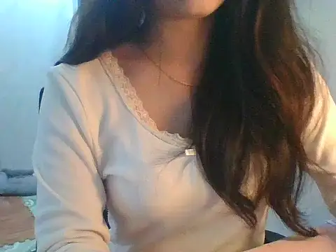 Snapshot of Linzly chatting on 11-12-25, 02:45 Linzly online show from 11-12-25, 02:45