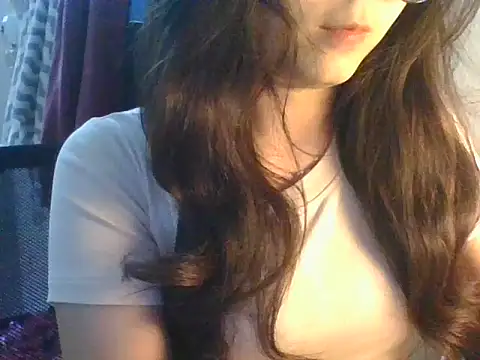 Snapshot of Linzly chatting on 11-14-25, 05:00 Linzly online show from 11-14-25, 05:00