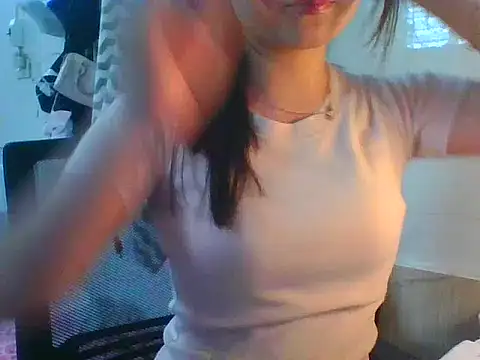 Snapshot of Linzly chatting on 11-30-25, 02:59 Linzly online show from 11-30-25, 02:59