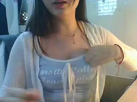 Snapshot of Linzly chatting on 03-11-26, 02:50 Linzly online show from 03-11-26, 02:50