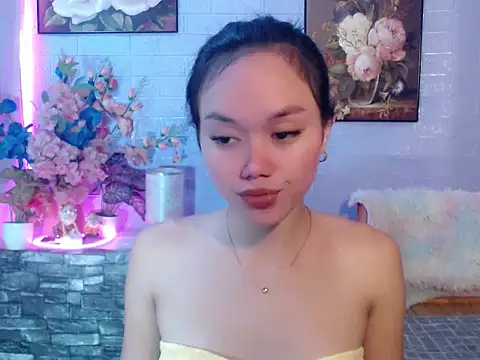 Snapshot of sexybabewarrior chatting on 06-18-26, 12:31 sexybabewarrior online show from 06-18-26, 12:31