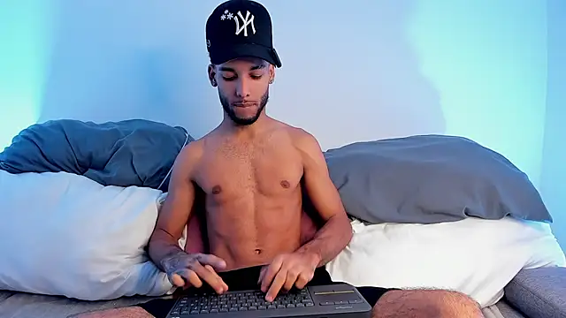 Thiagoferreti online show from 06-19-26, 03:44