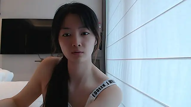 Snapshot of Mimi-cnbaby chatting on 05-15-26, 04:08 Mimi-cnbaby online show from 05-15-26, 04:08