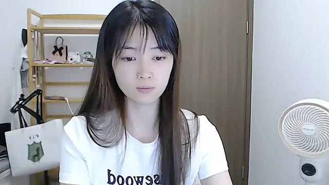 Snapshot of Mimi-cnbaby chatting on 05-16-26, 01:21 Mimi-cnbaby online show from 05-16-26, 01:21