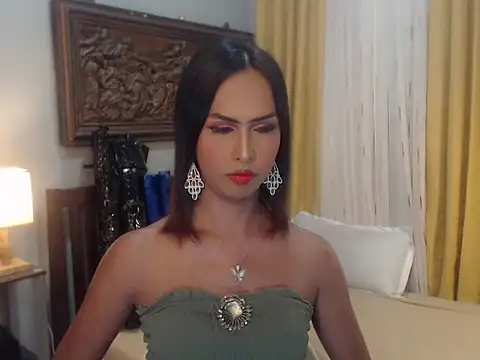 Nathalieheartt online show from 10-24-25, 06:10