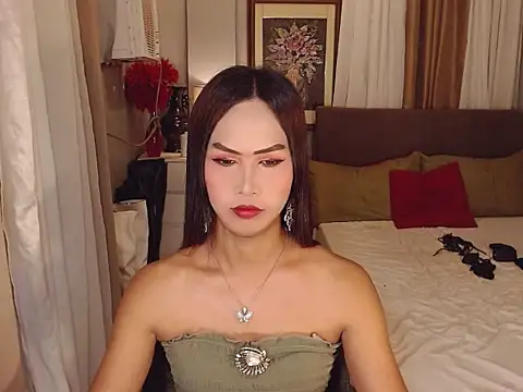 Nathalieheartt online show from 04-05-26, 03:26