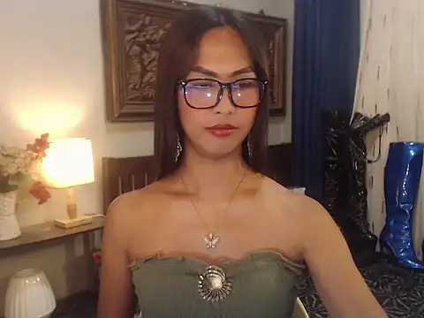 Nathalieheartt online show from 07-06-26, 03:03