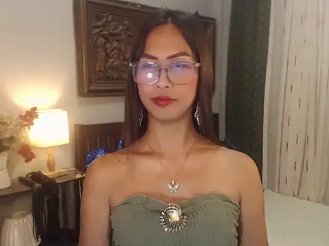 Nathalieheartt online show from 07-13-26, 01:47