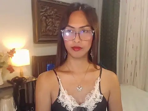 Nathalieheartt online show from 07-15-26, 12:54