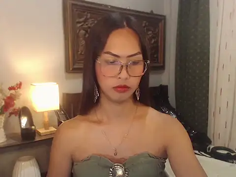 Nathalieheartt online show from 07-24-26, 12:36