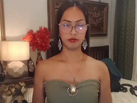 Nathalieheartt online show from 07-28-26, 01:43