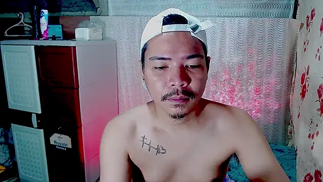 Snapshot of MANIACasianX chatting on 10-17-25, 10:45 MANIACasianX online show from 10-17-25, 10:45