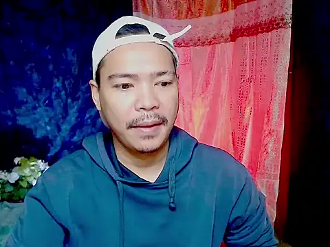 Snapshot of MANIACasianX chatting on 11-10-25, 08:30 MANIACasianX online show from 11-10-25, 08:30