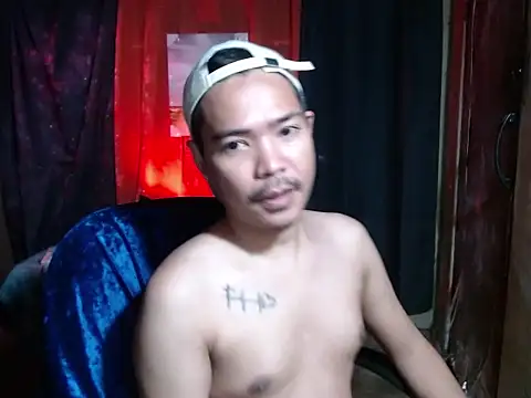 Snapshot of MANIACasianX chatting on 01-12-26, 12:05 MANIACasianX online show from 01-12-26, 12:05