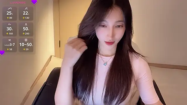 Snapshot of Seraphina-se chatting on 03-07-26, 12:57 Seraphina-se online show from 03-07-26, 12:57