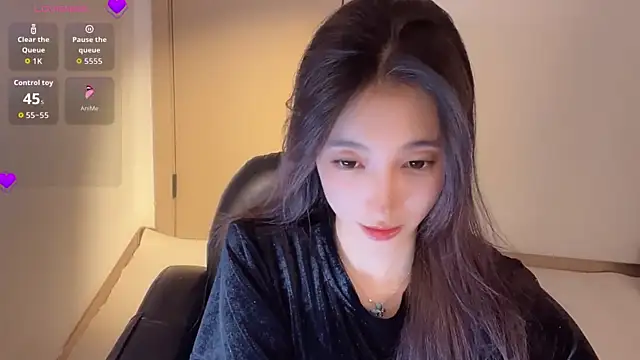 Snapshot of Seraphina-se chatting on 03-19-26, 02:21 Seraphina-se online show from 03-19-26, 02:21