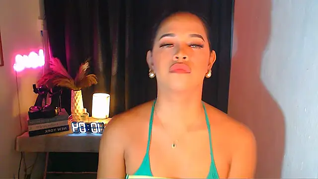 Lorainnelustts online show from 12-04-25, 02:04