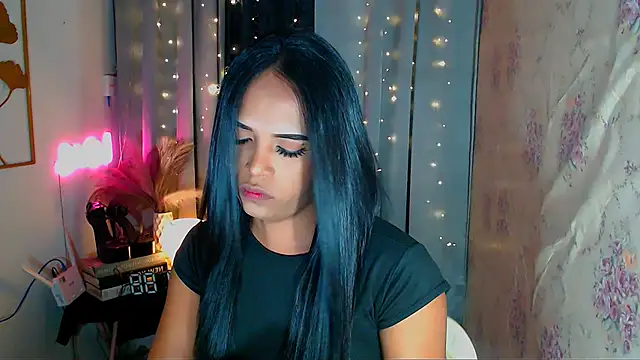 Lorainnelustts online show from 02-18-26, 12:34