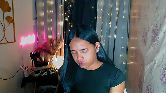 Lorainnelustts online show from 02-19-26, 02:02