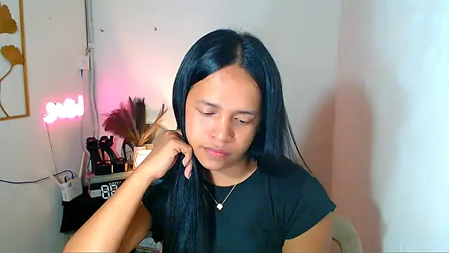 Lorainnelustts online show from 03-02-26, 04:58