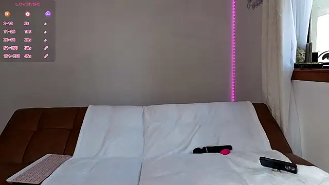 Snapshot of dustbunni0414 chatting on 03-07-26, 02:47 dustbunni0414 online show from 03-07-26, 02:47