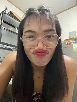 Snapshot of Herbielustts chatting on 03-08-26, 02:21 Herbielustts online show from 03-08-26, 02:21