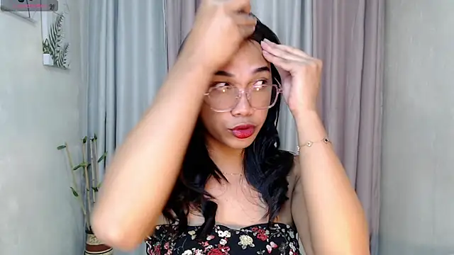 Snapshot of Herbielustts chatting on 03-11-26, 07:09 Herbielustts online show from 03-11-26, 07:09