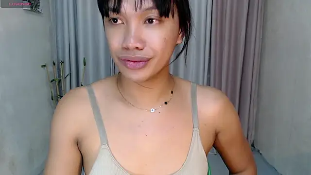 Snapshot of Herbielustts chatting on 03-12-26, 06:36 Herbielustts online show from 03-12-26, 06:36