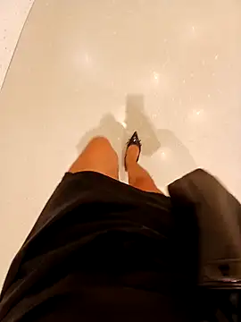 Snapshot of Ori-Lynk chatting on 10-04-25, 10:35 Ori-Lynk online show from 10-04-25, 10:35