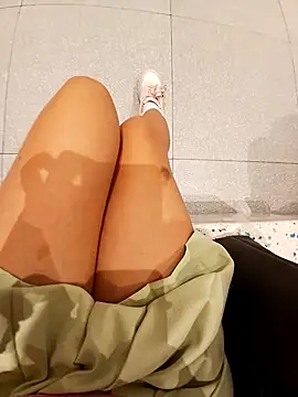 Snapshot of Ori-Lynk chatting on 10-20-25, 08:04 Ori-Lynk online show from 10-20-25, 08:04