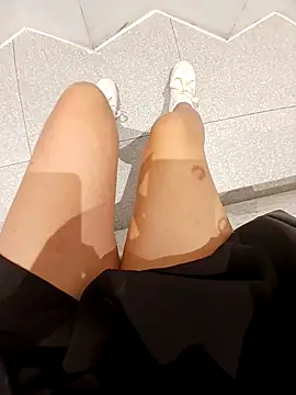 Snapshot of Ori-Lynk chatting on 10-27-25, 05:55 Ori-Lynk online show from 10-27-25, 05:55