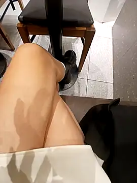 Snapshot of Ori-Lynk chatting on 12-14-25, 04:51 Ori-Lynk online show from 12-14-25, 04:51