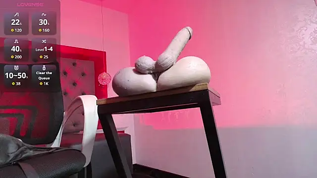 Snapshot of MirandaSould chatting on 05-11-26, 04:04 MirandaSould online show from 05-11-26, 04:04