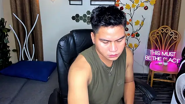 Snapshot of Asian_jayeel chatting on 12-02-25, 02:28 Asian jayeel online show from 12-02-25, 02:28