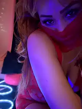 Snapshot of Miss_June666 chatting on 07-12-26, 03:25 Miss June666 online show from 07-12-26, 03:25