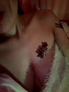 Snapshot of Miss_June666 chatting on 07-19-26, 05:38 Miss June666 online show from 07-19-26, 05:38