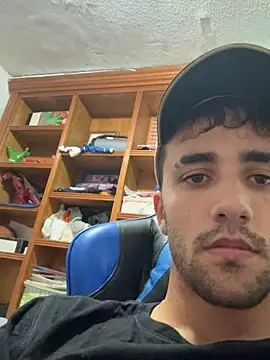 aavrdvh33 online show from 09-28-25, 08:58