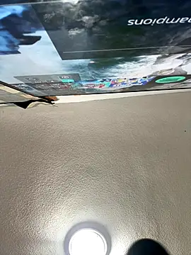 aavrdvh33 online show from 10-04-25, 11:03