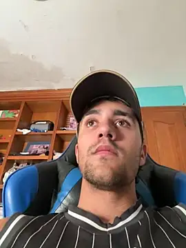 aavrdvh33 online show from 11-02-25, 12:18