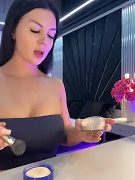 Snapshot of KenyaCruz chatting on 10-21-25, 05:13 KenyaCruz online show from 10-21-25, 05:13