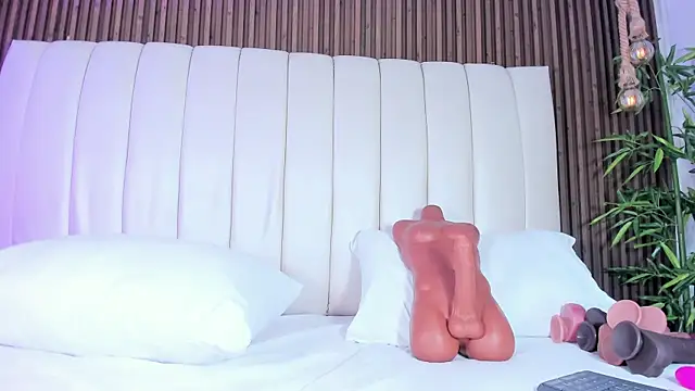 Snapshot of SandraMilerr chatting on 01-16-26, 04:16 SandraMilerr online show from 01-16-26, 04:16