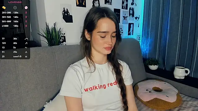 Snapshot of lovelyalivia chatting on 10-22-25, 09:31 lovelyalivia online show from 10-22-25, 09:31