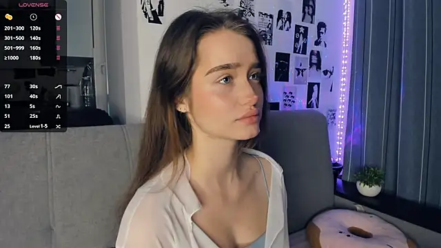 Snapshot of lovelyalivia chatting on 11-10-25, 09:08 lovelyalivia online show from 11-10-25, 09:08