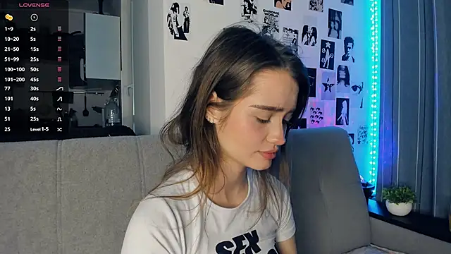 Snapshot of lovelyalivia chatting on 11-15-25, 10:01 lovelyalivia online show from 11-15-25, 10:01