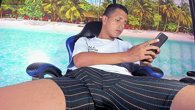 Snapshot of BigMonstercoks69 chatting on 03-02-26, 10:27 BigMonstercoks69 online show from 03-02-26, 10:27