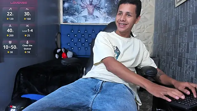 Snapshot of BigMonstercoks69 chatting on 03-30-26, 11:22 BigMonstercoks69 online show from 03-30-26, 11:22