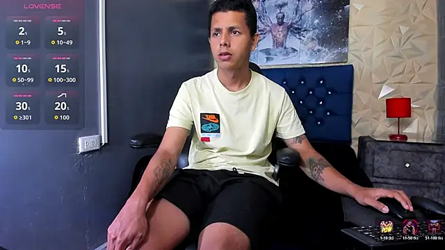 Snapshot of BigMonstercoks69 chatting on 04-01-26, 01:41 BigMonstercoks69 online show from 04-01-26, 01:41