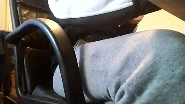 Snapshot of dirtyloud chatting on 01-13-26, 09:36 dirtyloud online show from 01-13-26, 09:36